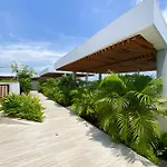 2 Dormitorios Jacuzzi Y Vista Mar. Frente A Playa