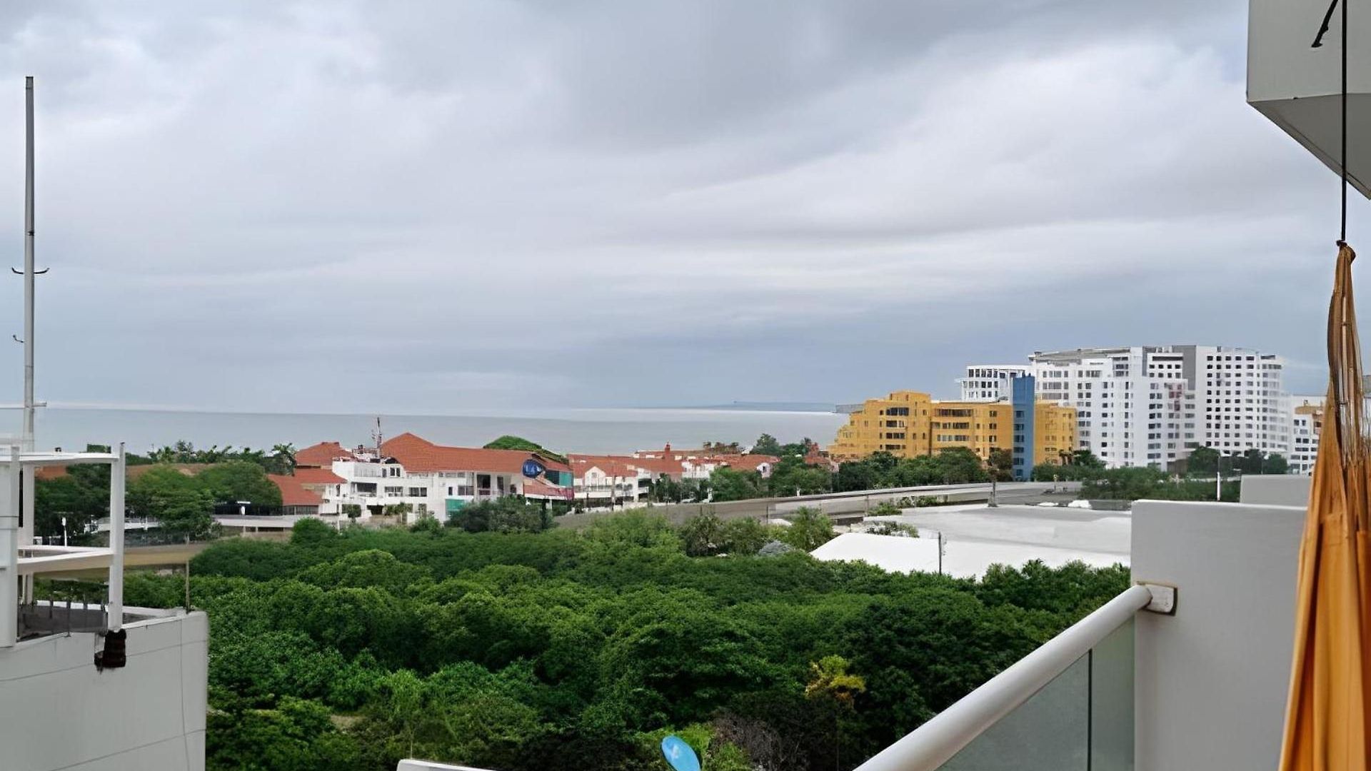 2 Jacuzzi Y Vista Mar. Frente A Playa * Cartagena