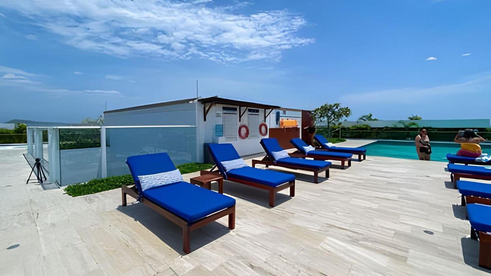 2 Jacuzzi Y Vista Mar. Frente A Playa Apartamento