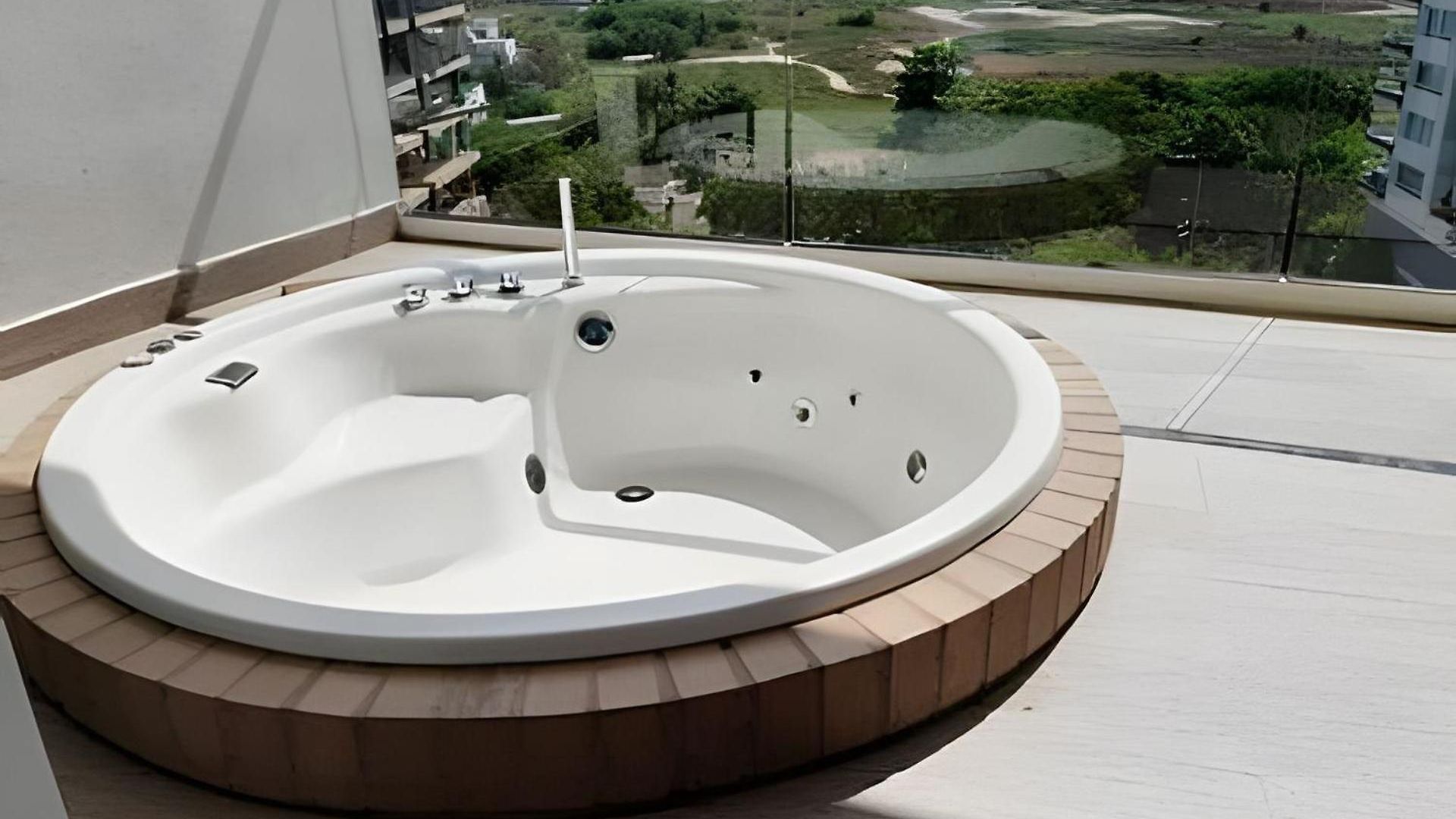 2 Jacuzzi Y Vista Mar. Frente A Playa Apartamento Cartagena