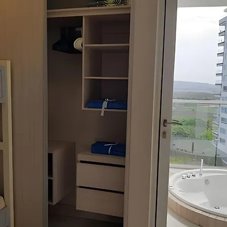 Apartamento 2 Jacuzzi Y Vista Mar. Frente A Playa Cartagena