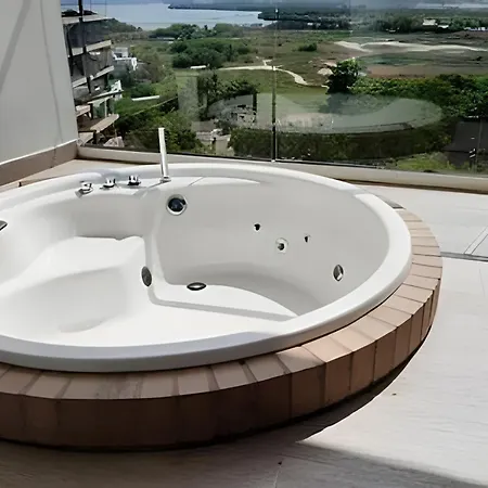 2 Jacuzzi Y Vista Mar. Frente A Playa Apartamento Cartagena